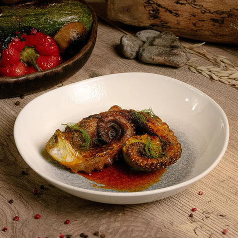 Fresh seafood dining experience in Los Cabos, with ocean view and local produce.